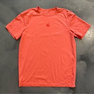 Apple T-Shirt in Salmon/Orange With a Graphic Logo Sz M